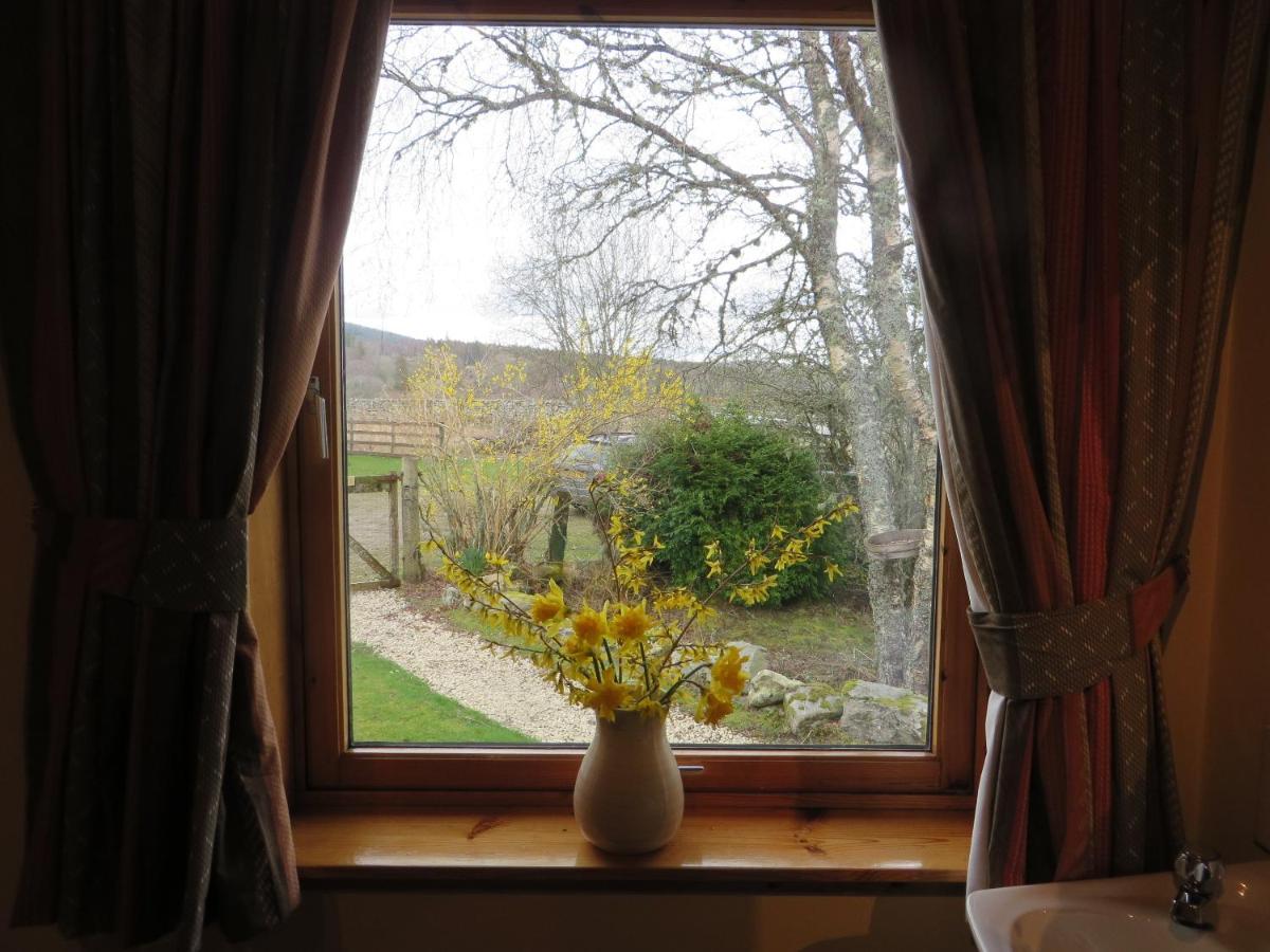 Invercassley Cottage Лейрг Екстериор снимка